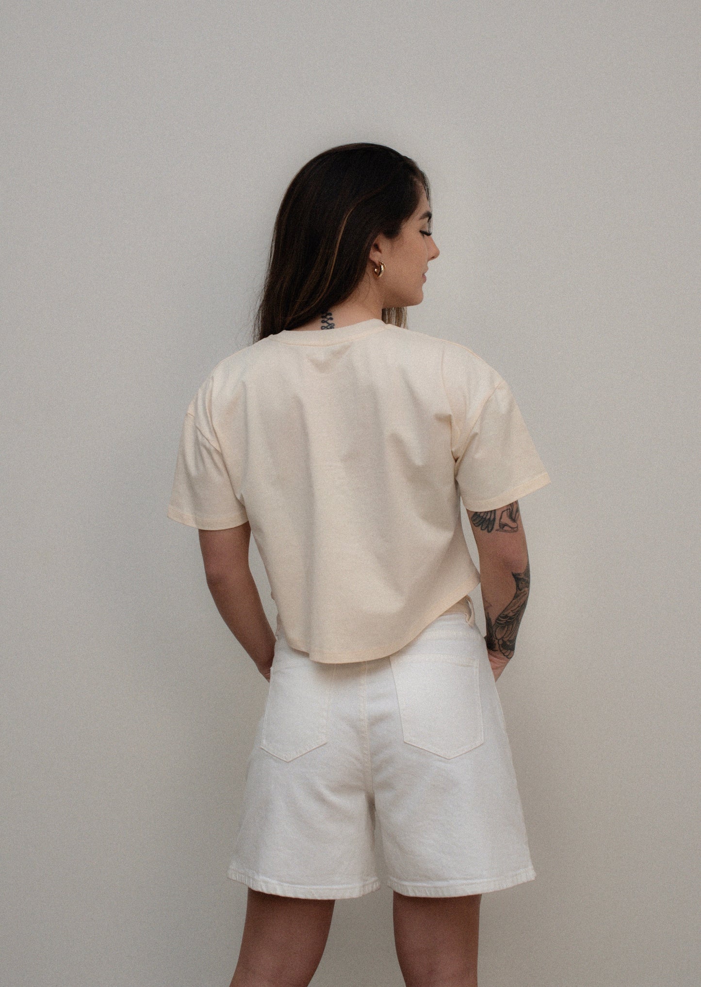 Barrel loose cream bermuda shorts