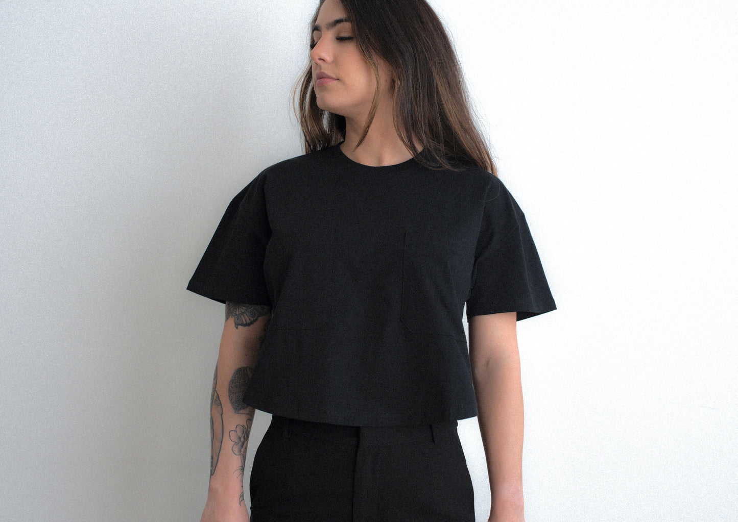 Oversized black cropped t-shirt