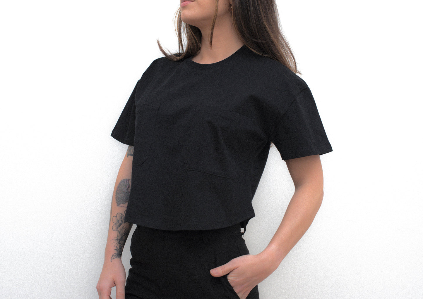 Oversized black cropped t-shirt