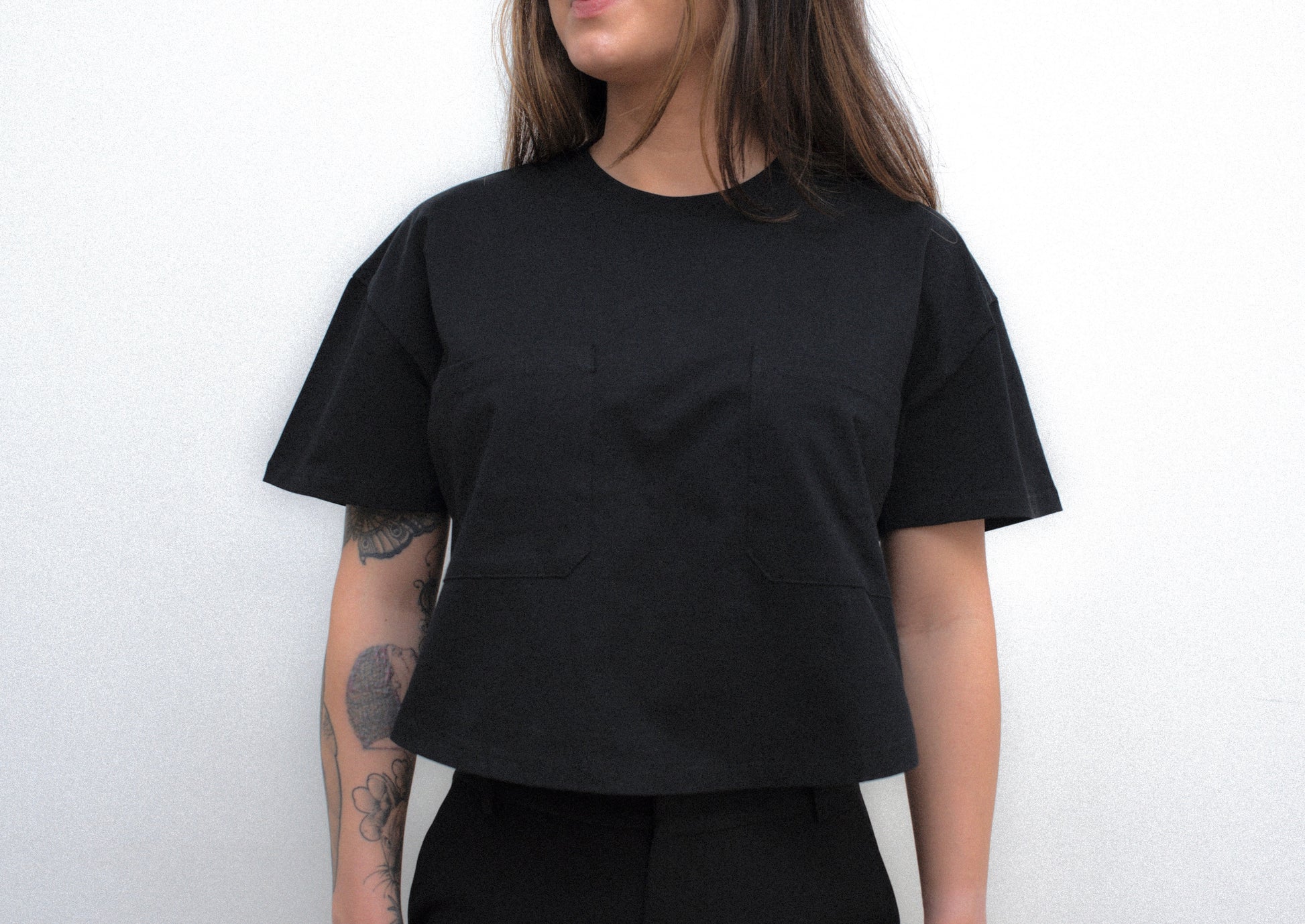 Oversized black cropped t-shirt