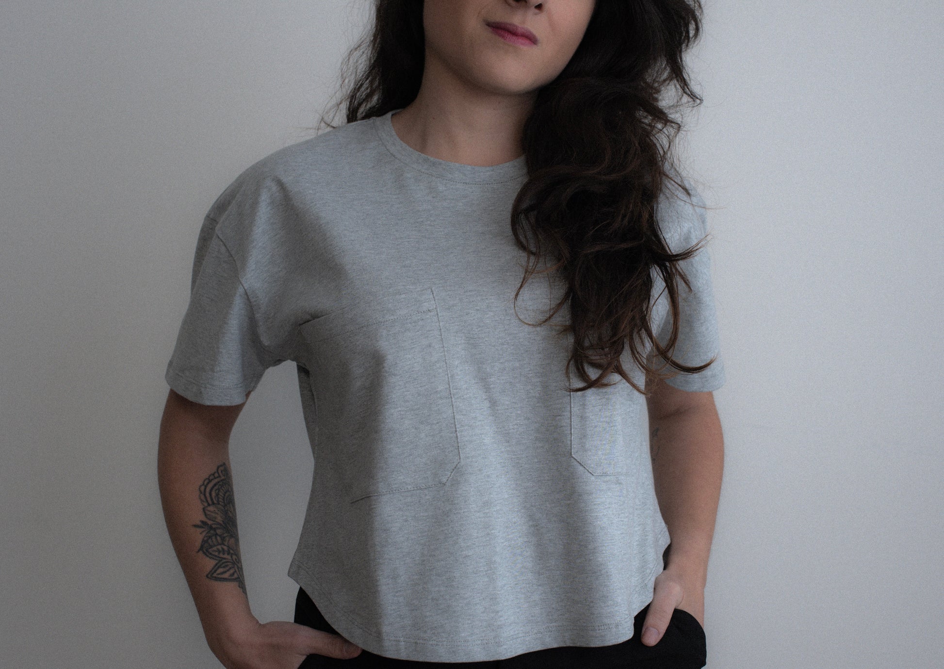 Oversized grey cropped t-shirt